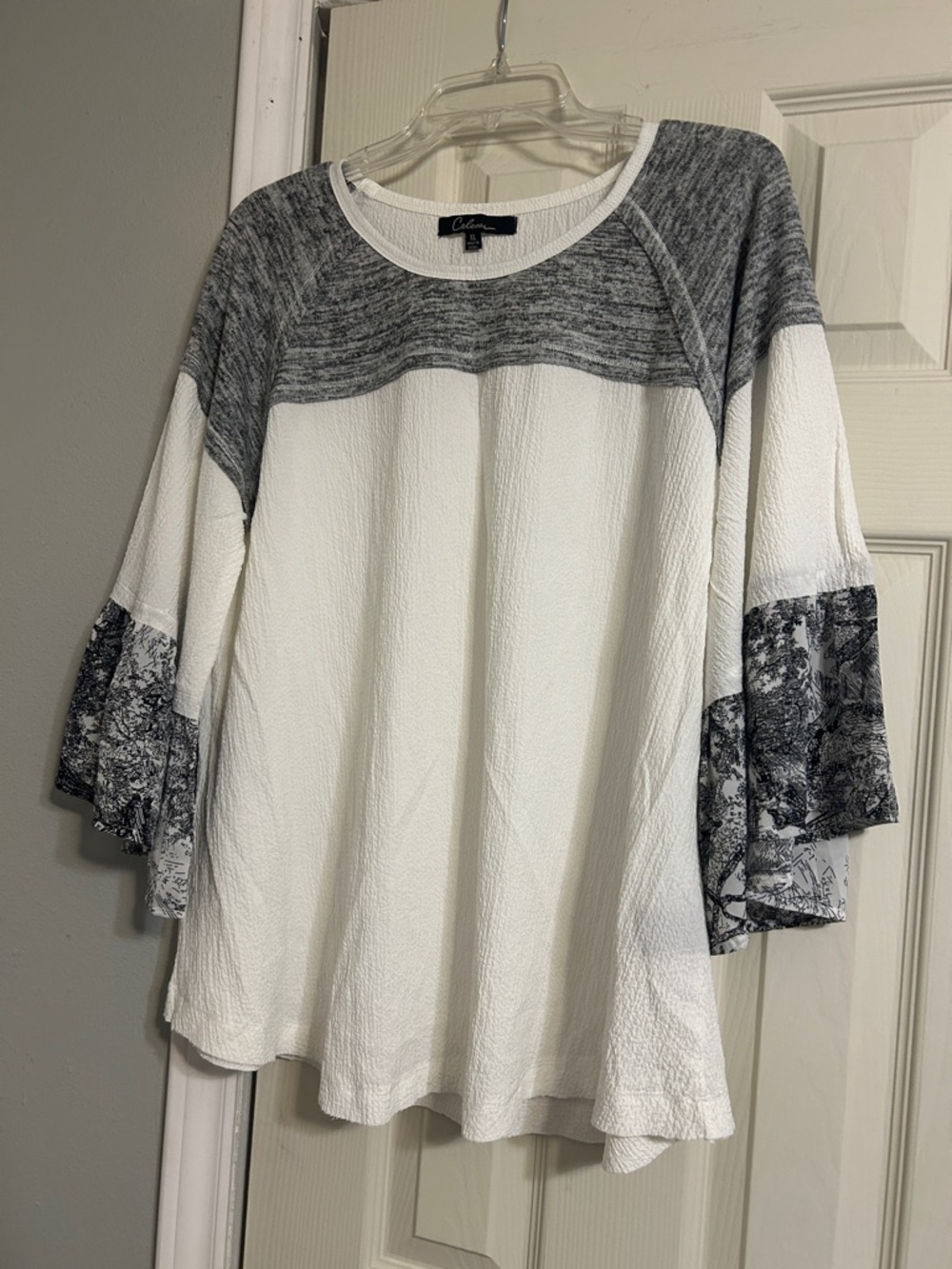 $5️⃣&🔟Sale Calessa black white textured tunic